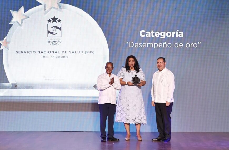 Hospital Municipal Nuestra Señora del Carmen recibe Premio de Oro a nivel nacional y primer lugar en desempeño entre hospitales municipales.